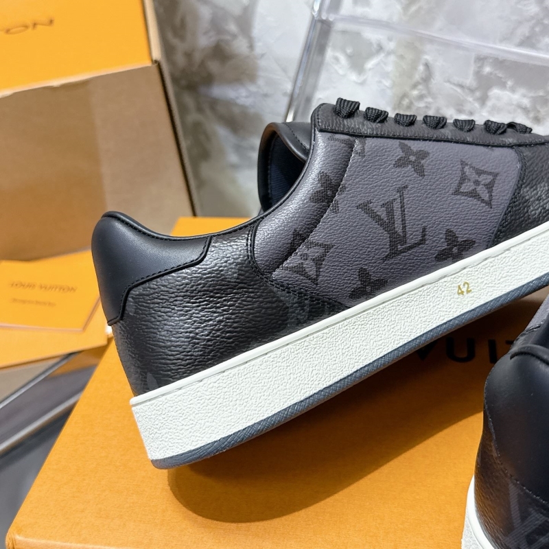 l0vis Vvtt0n trainer sneaker